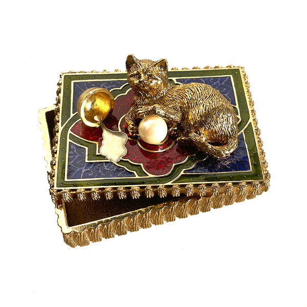 Cat with Faux Pearl Treasure Box